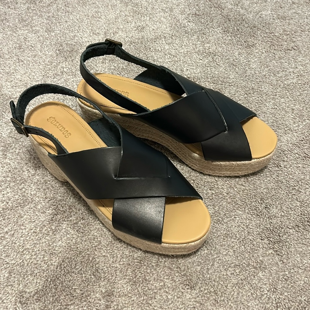 Soludos Black Espadrille Shoes with Modern Design